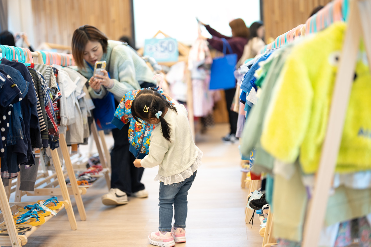 <span class='h6 text-black'>LITTLE FASHION FOR LOVE</span>