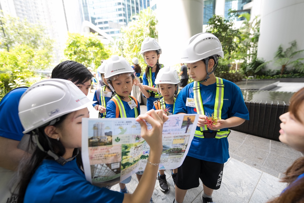 <span class='h6 text-black'>My Construction Hero</span>