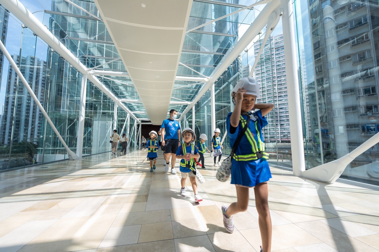 <span class='h6 text-black'>My Construction Hero</span>