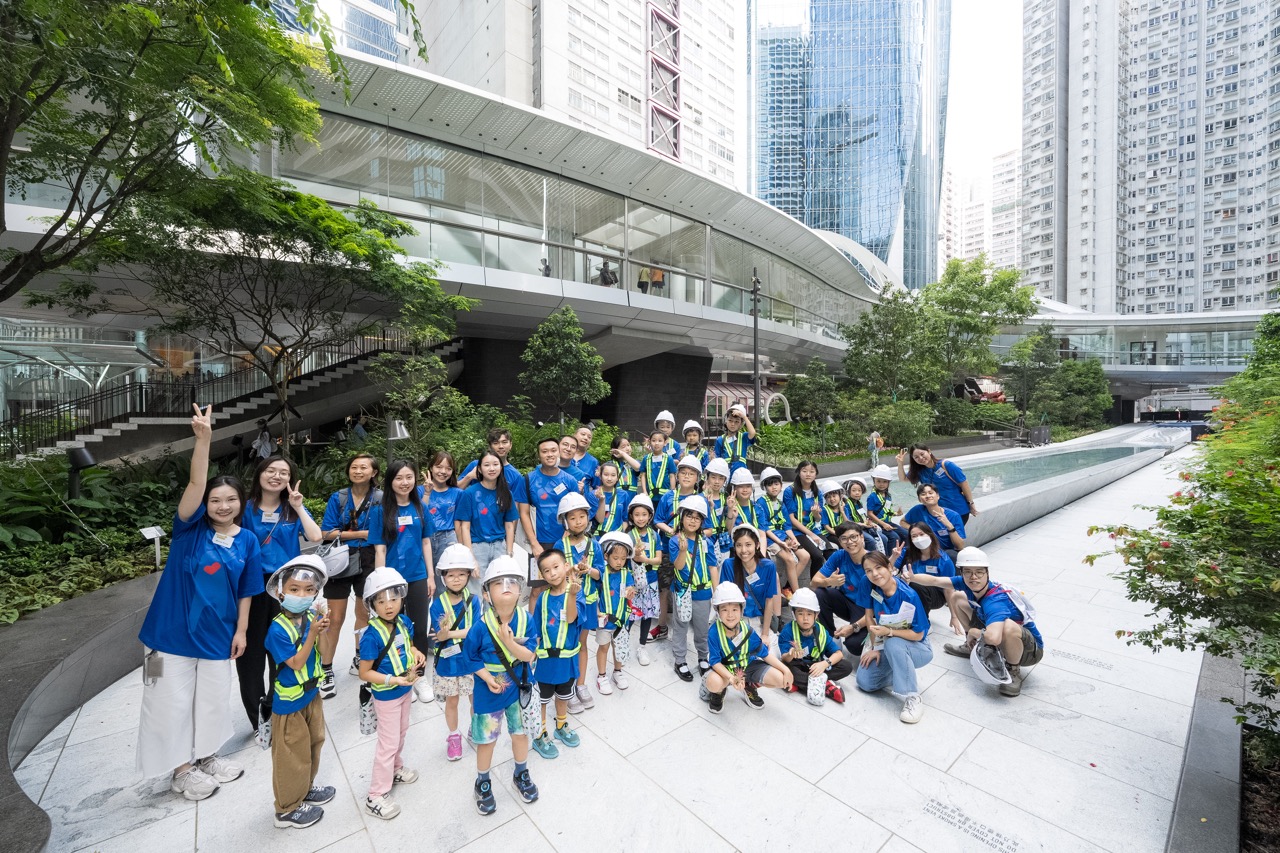 <span class='h6 text-black'>My Construction Hero</span>