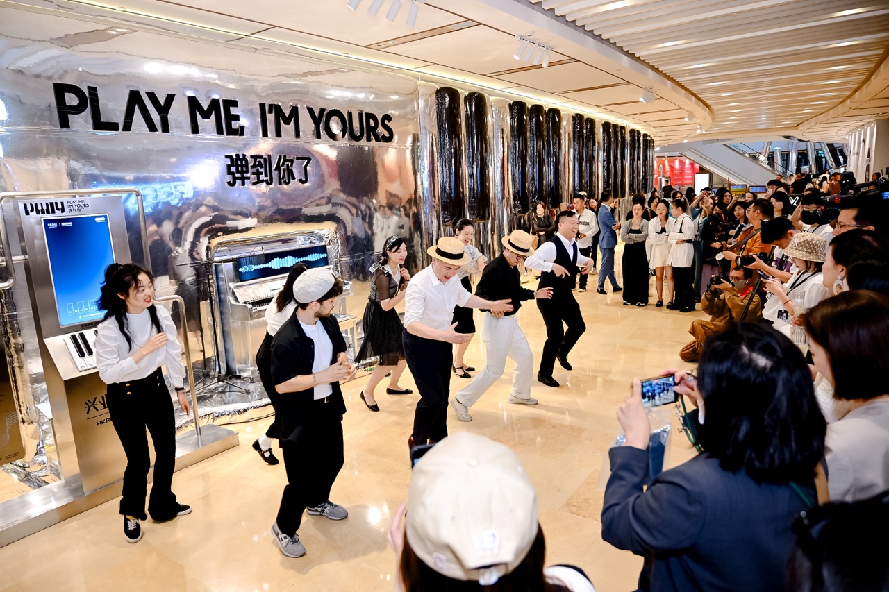 “Play me, I’m Yours” at HKRI Taikoo Hui