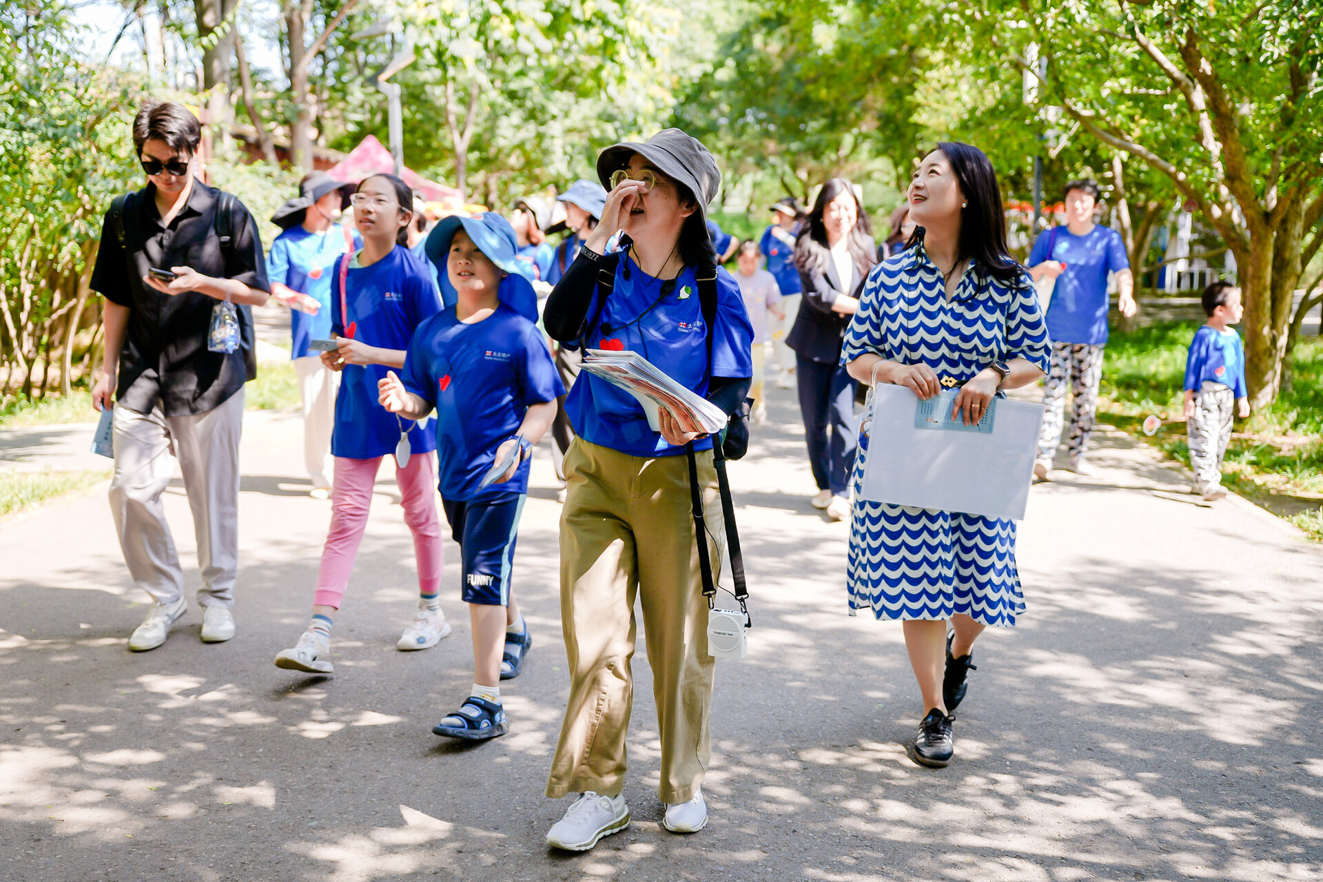Exploring Nature with the Community