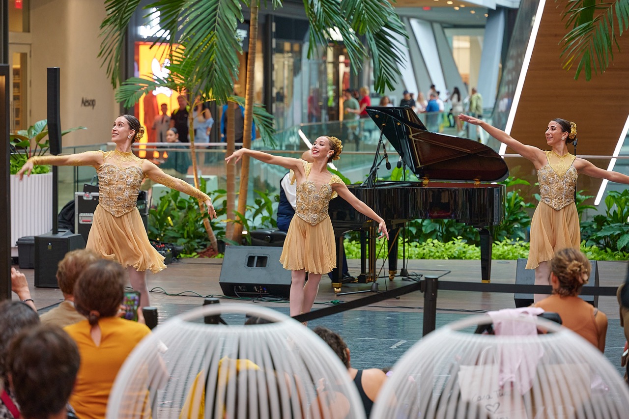 推出精彩節目Herencia — 慶祝西班牙裔文化遺產月