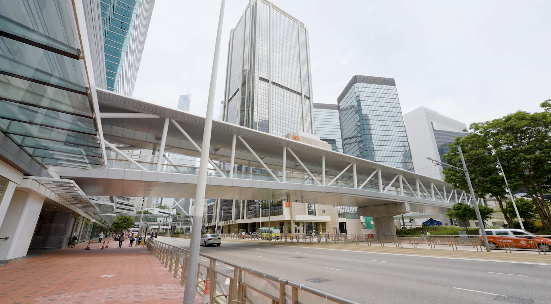 Two Queensway Bridge Officially Opens